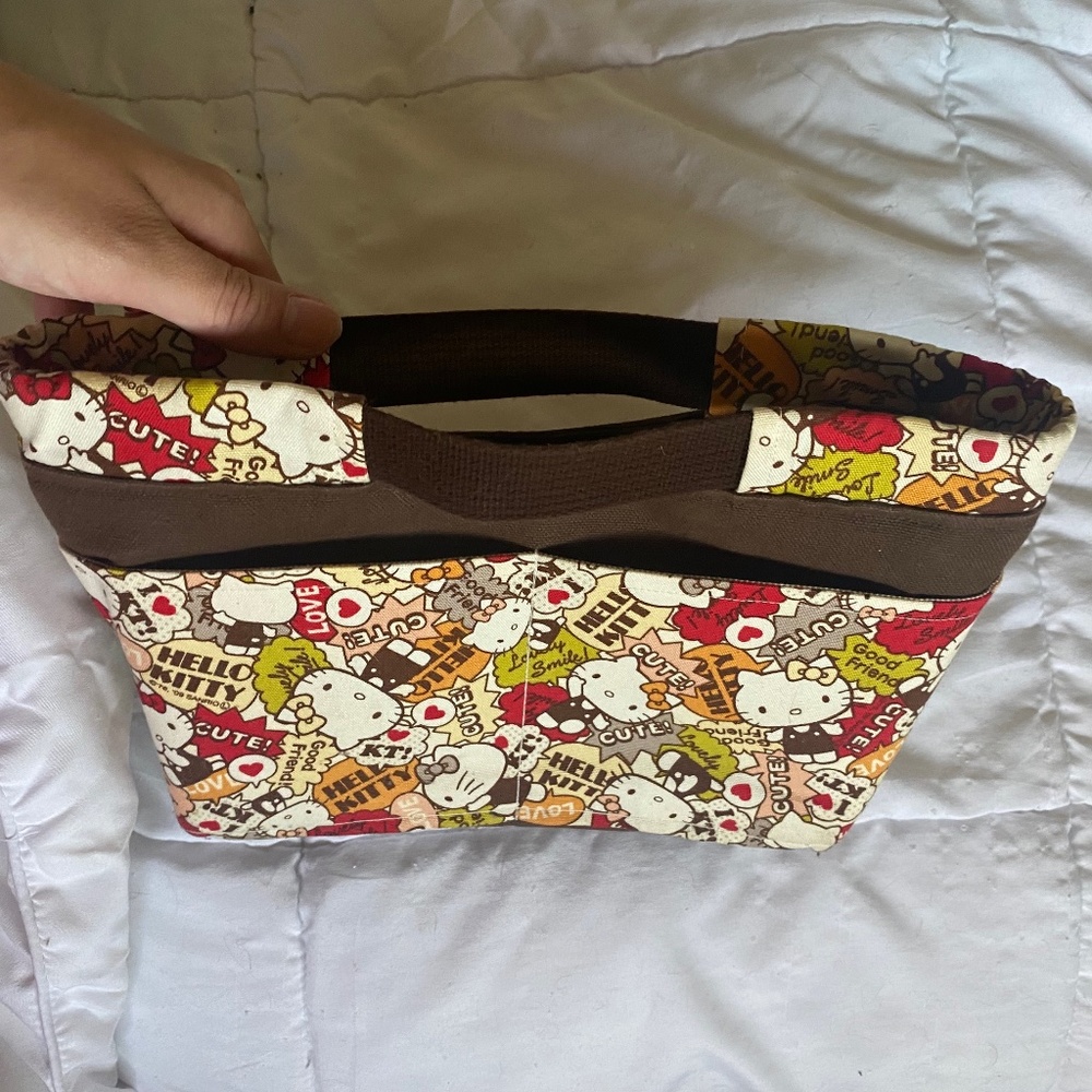 Hello Kitty Purse - Picture 6 of 9